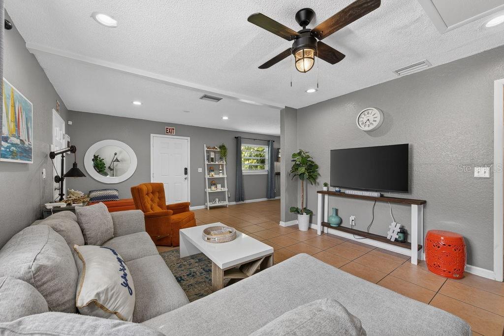 610 1st, Largo, FL 33770