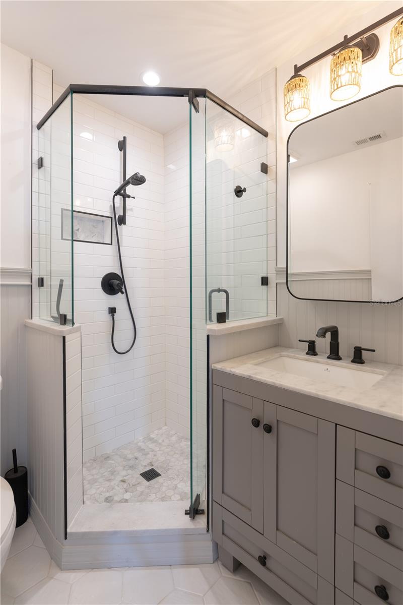 123 Seahorse Unit D, St Petersburg, FL 33705
