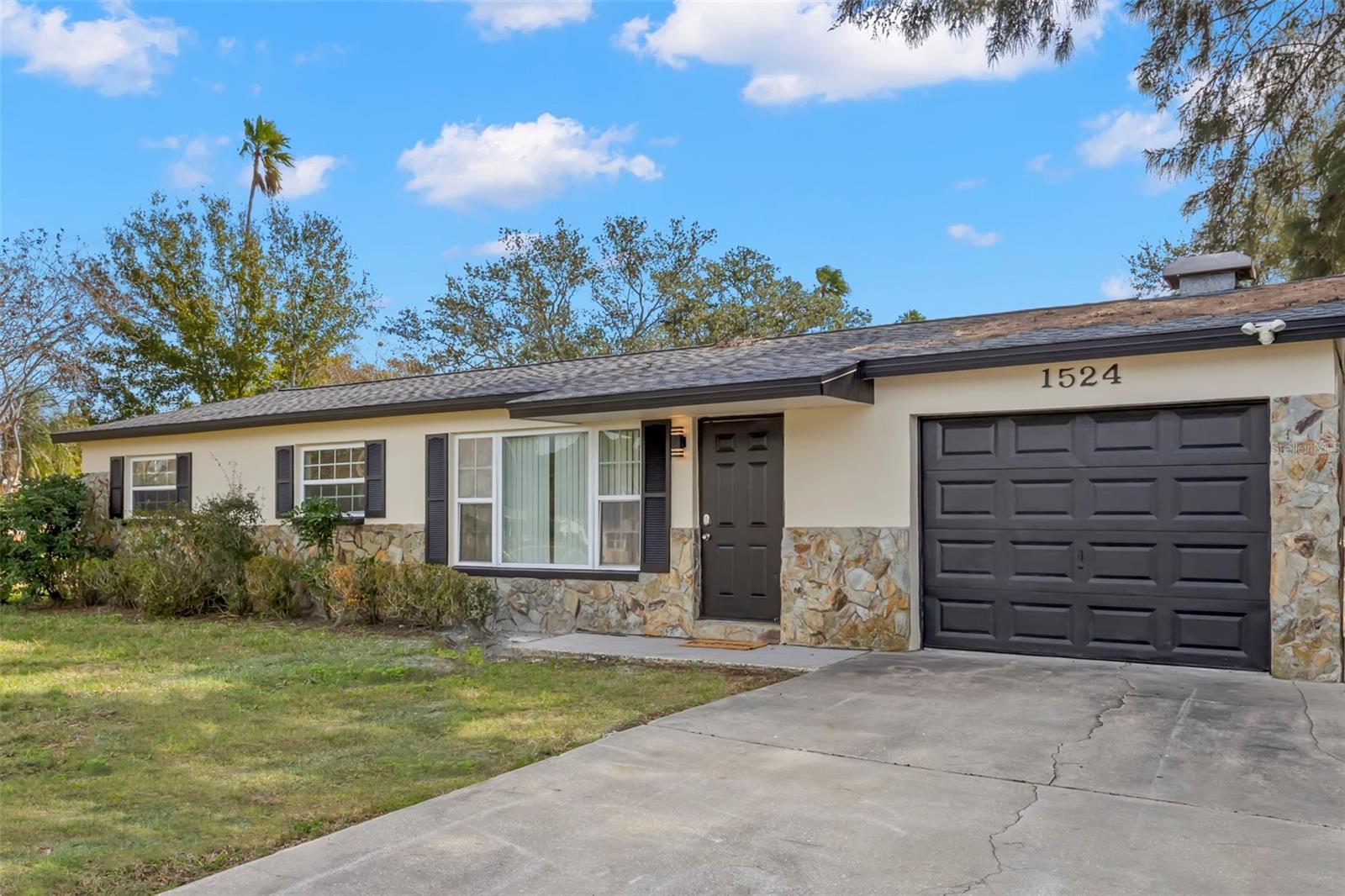 1524 Arizona, St Petersburg, FL 33703
