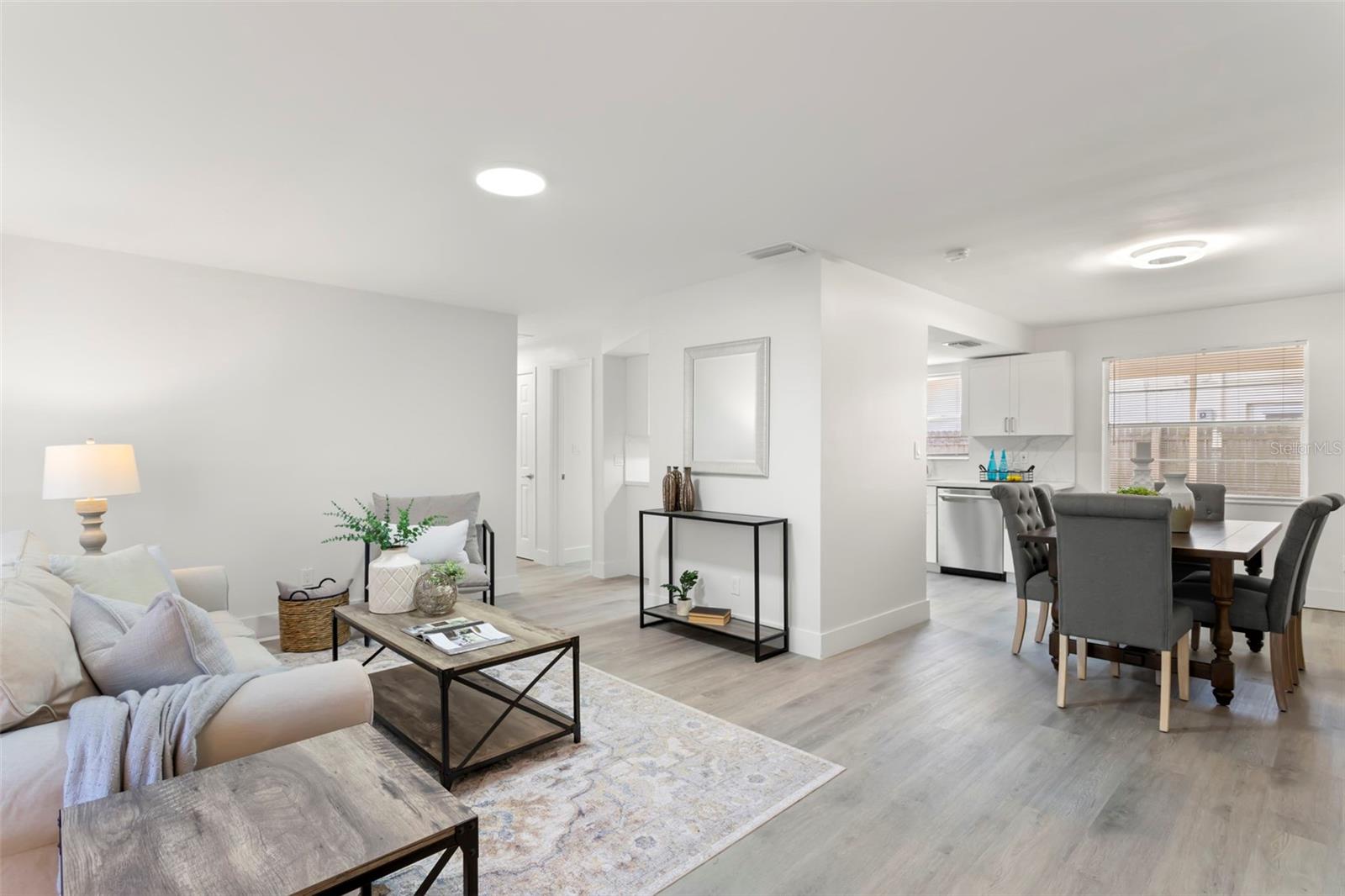 1524 Arizona, St Petersburg, FL 33703