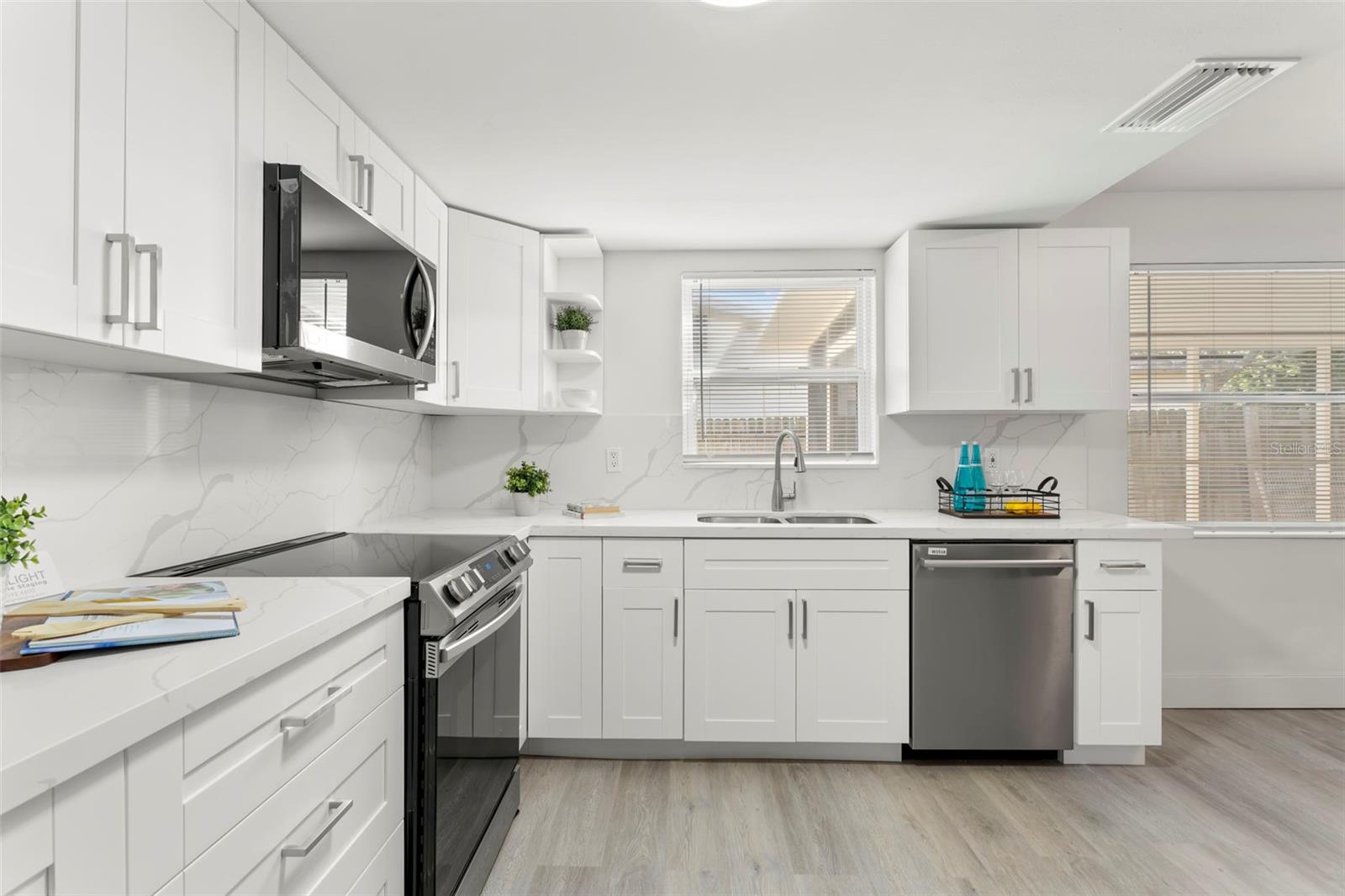 1524 Arizona, St Petersburg, FL 33703