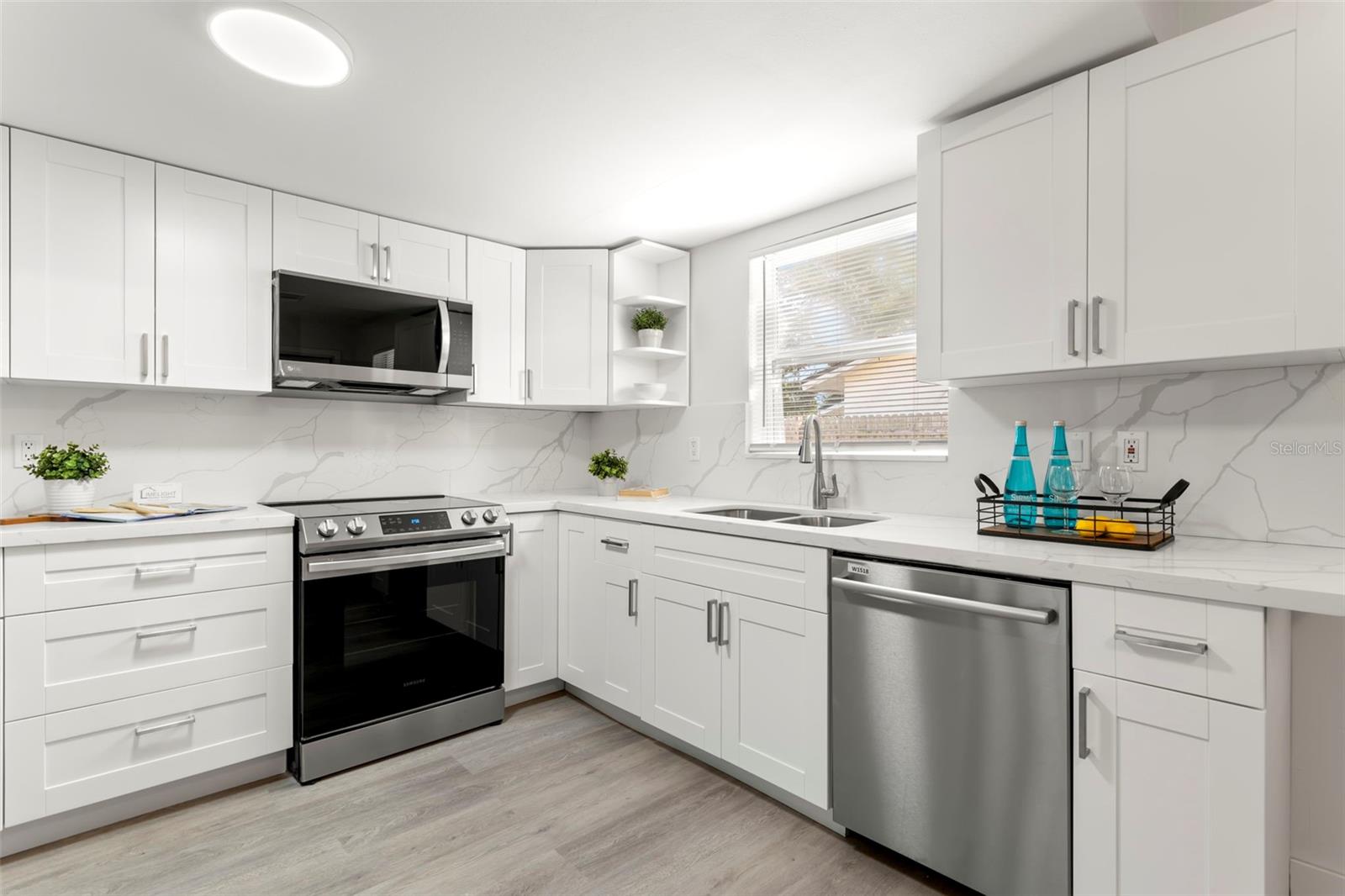1524 Arizona, St Petersburg, FL 33703