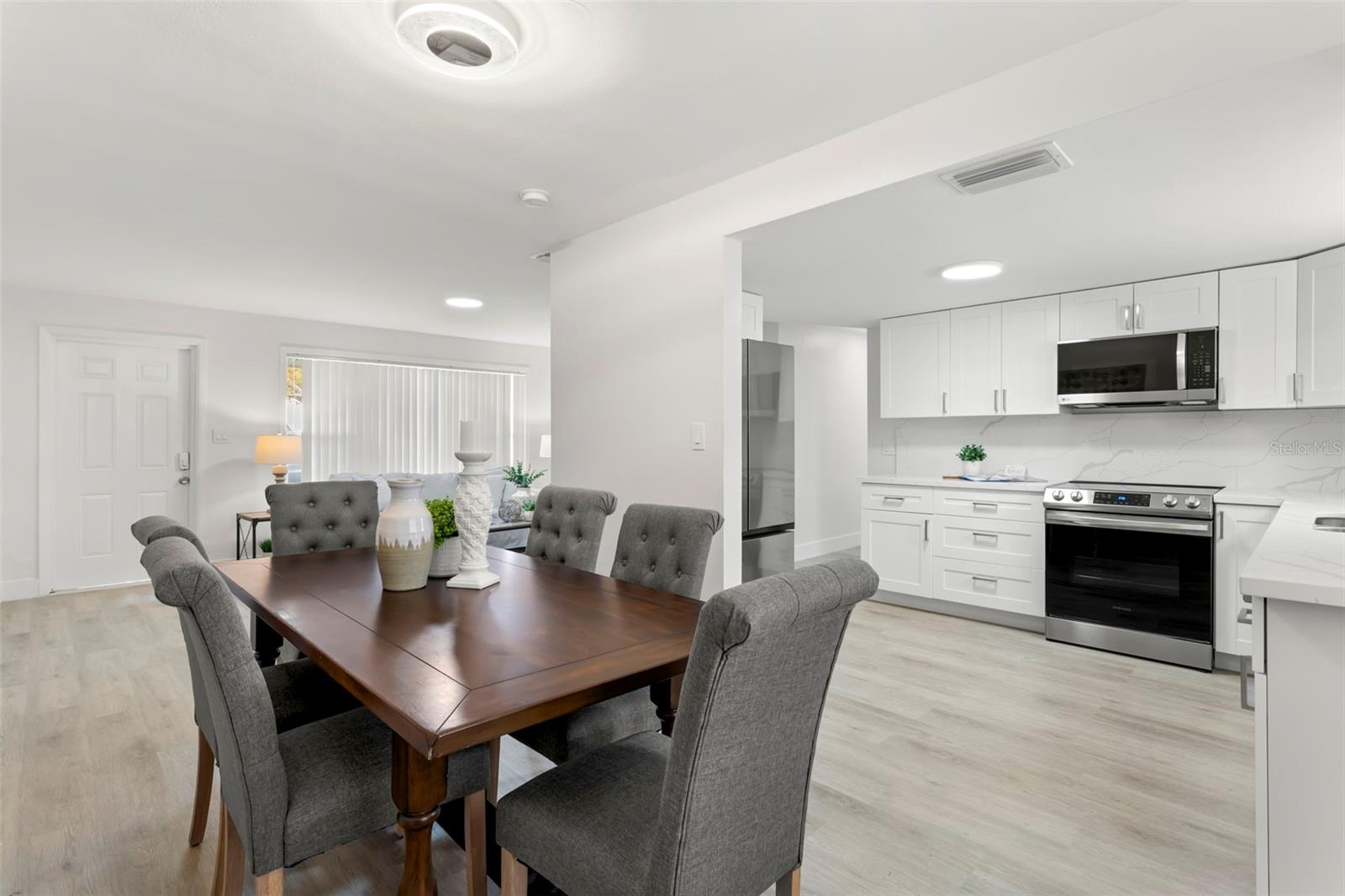 1524 Arizona, St Petersburg, FL 33703