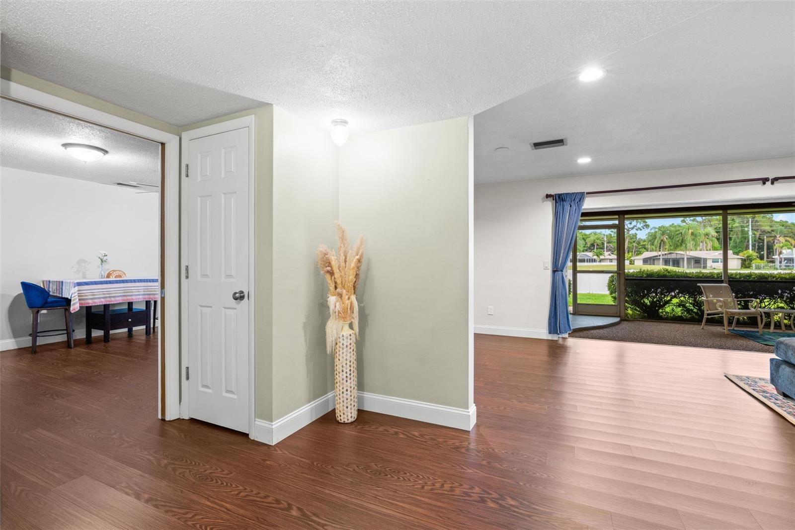 6729 Tequesta, Seminole, FL 33777