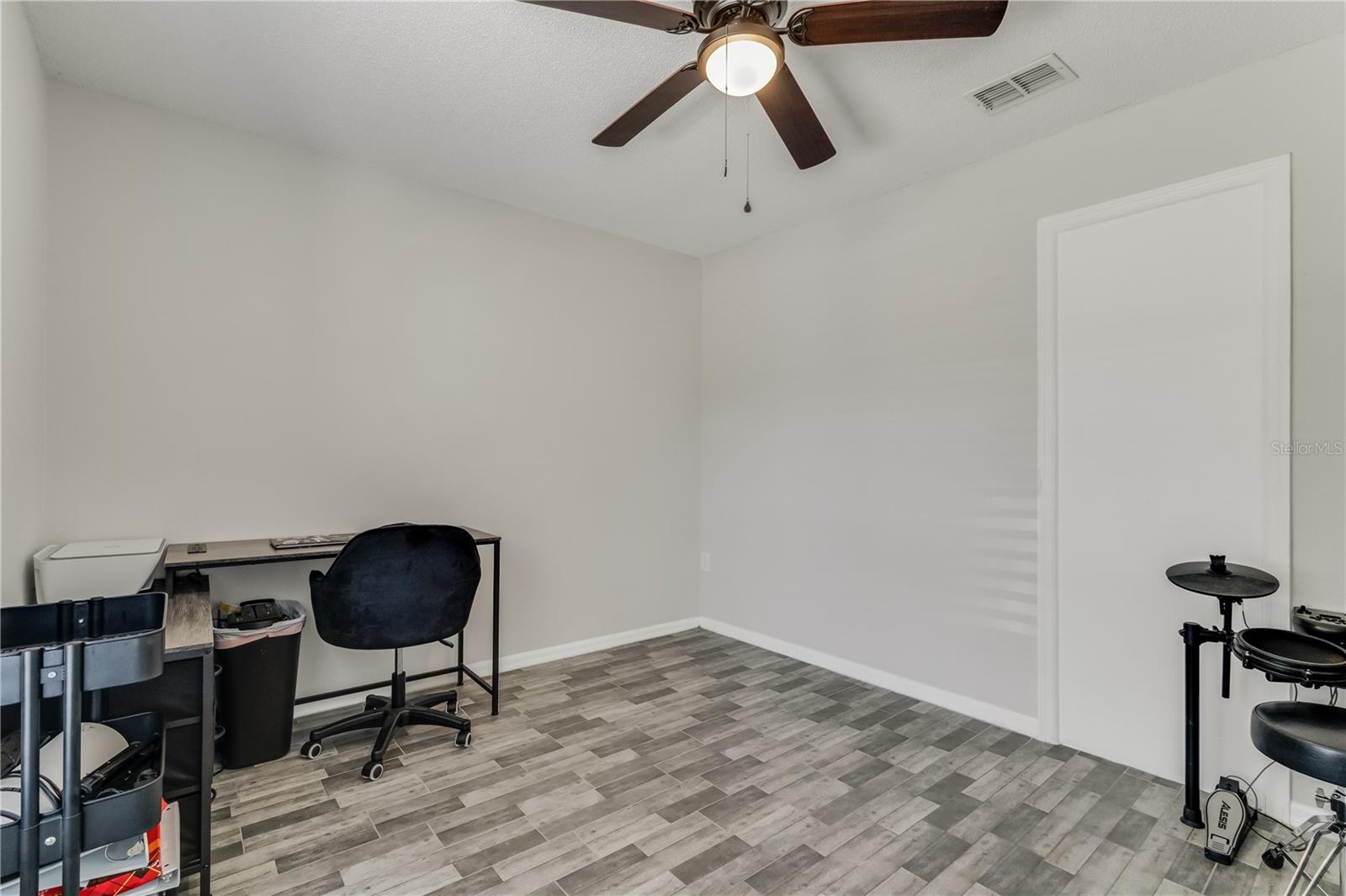 2406 Kam, Kissimmee, FL 34744