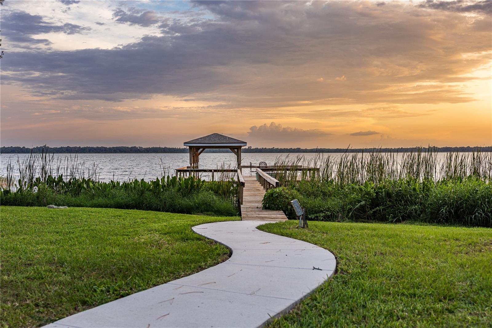 32834 Lakeshore, Tavares, FL 32778