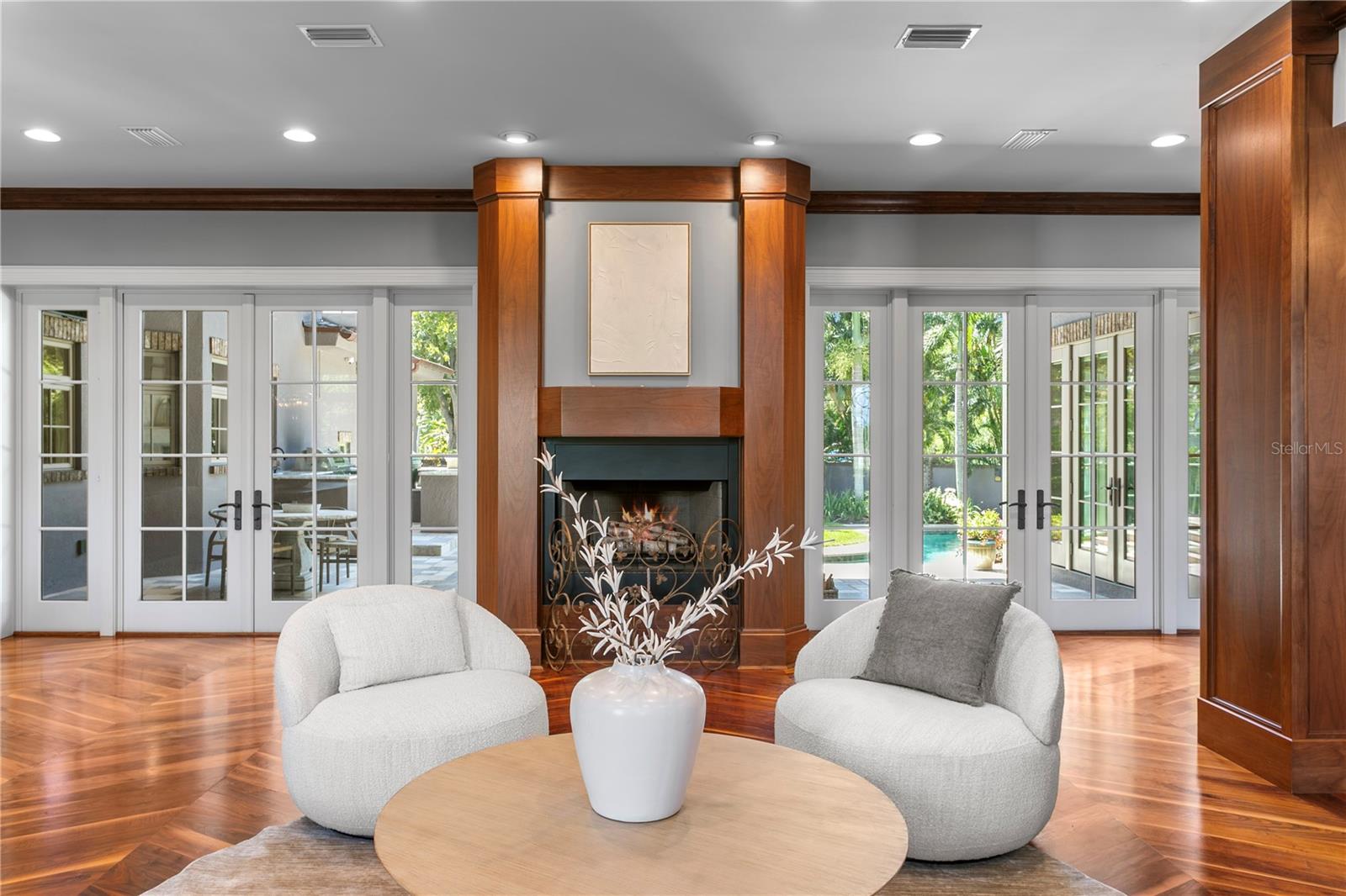 401 Snell Isle, St Petersburg, FL 33704