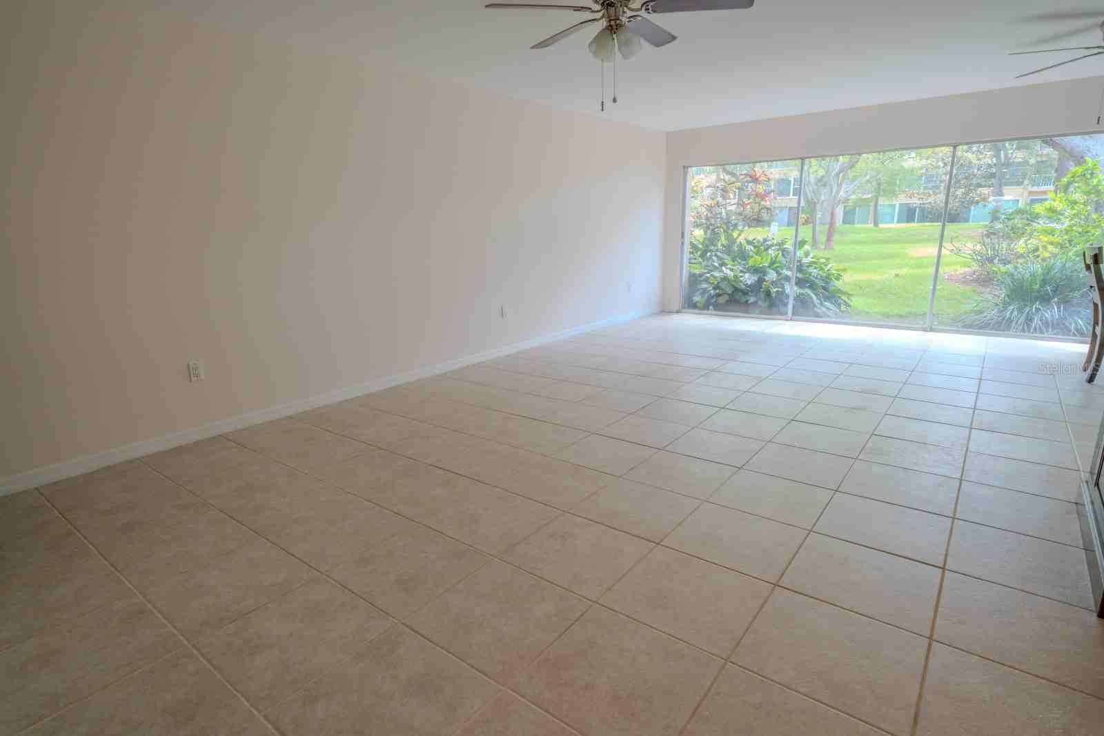 225 Country Club Unit D142, Largo, FL 33771