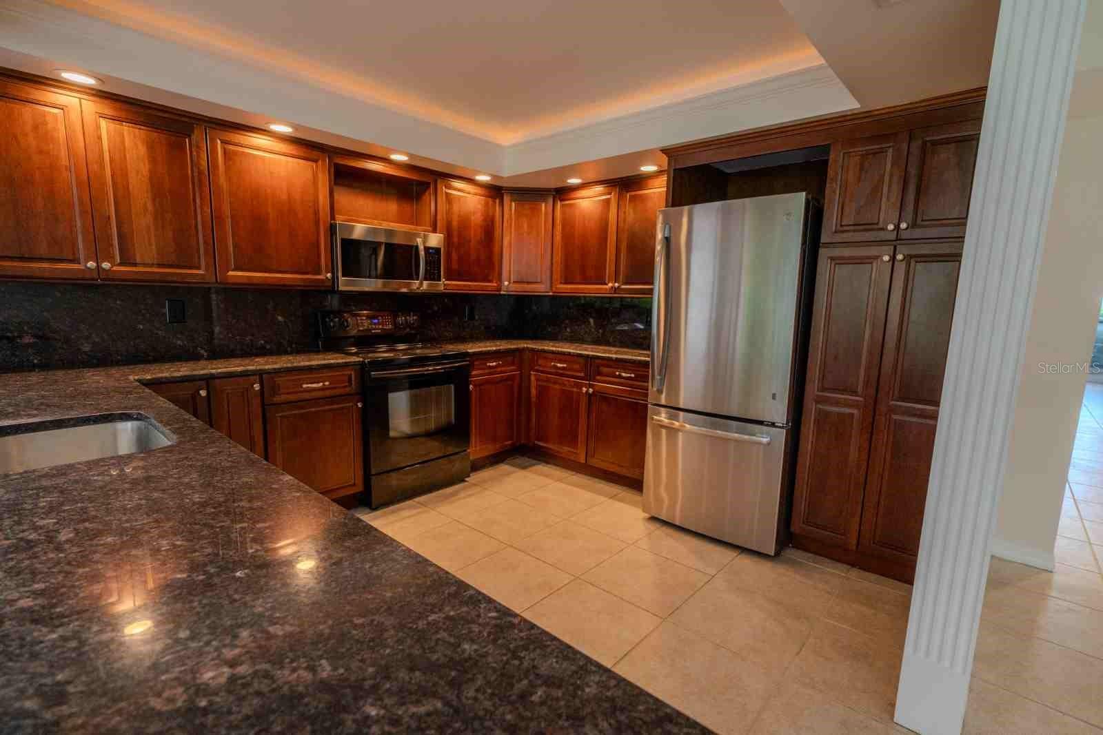 225 Country Club Unit D142, Largo, FL 33771