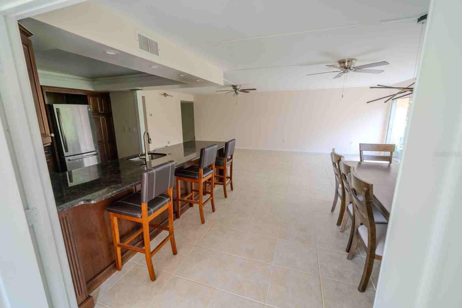225 Country Club Unit D142, Largo, FL 33771