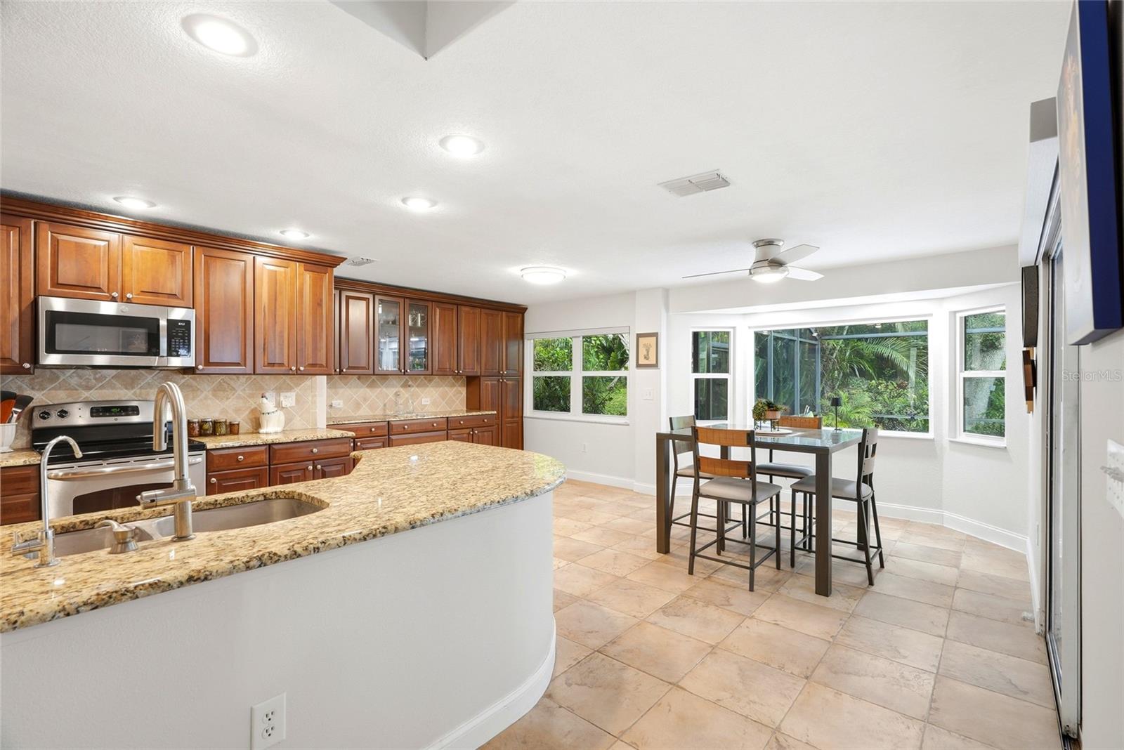 4733 Lake Valencia, Palm Harbor, FL 34684