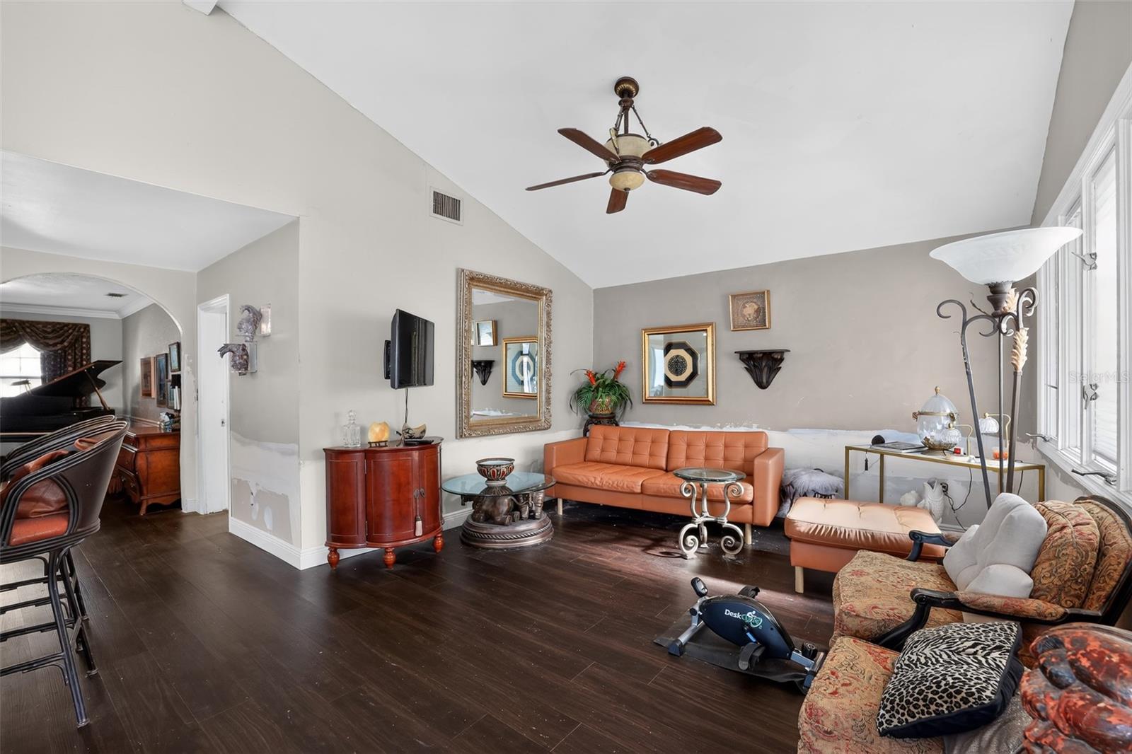 4204 Renellie, Tampa, FL 33611