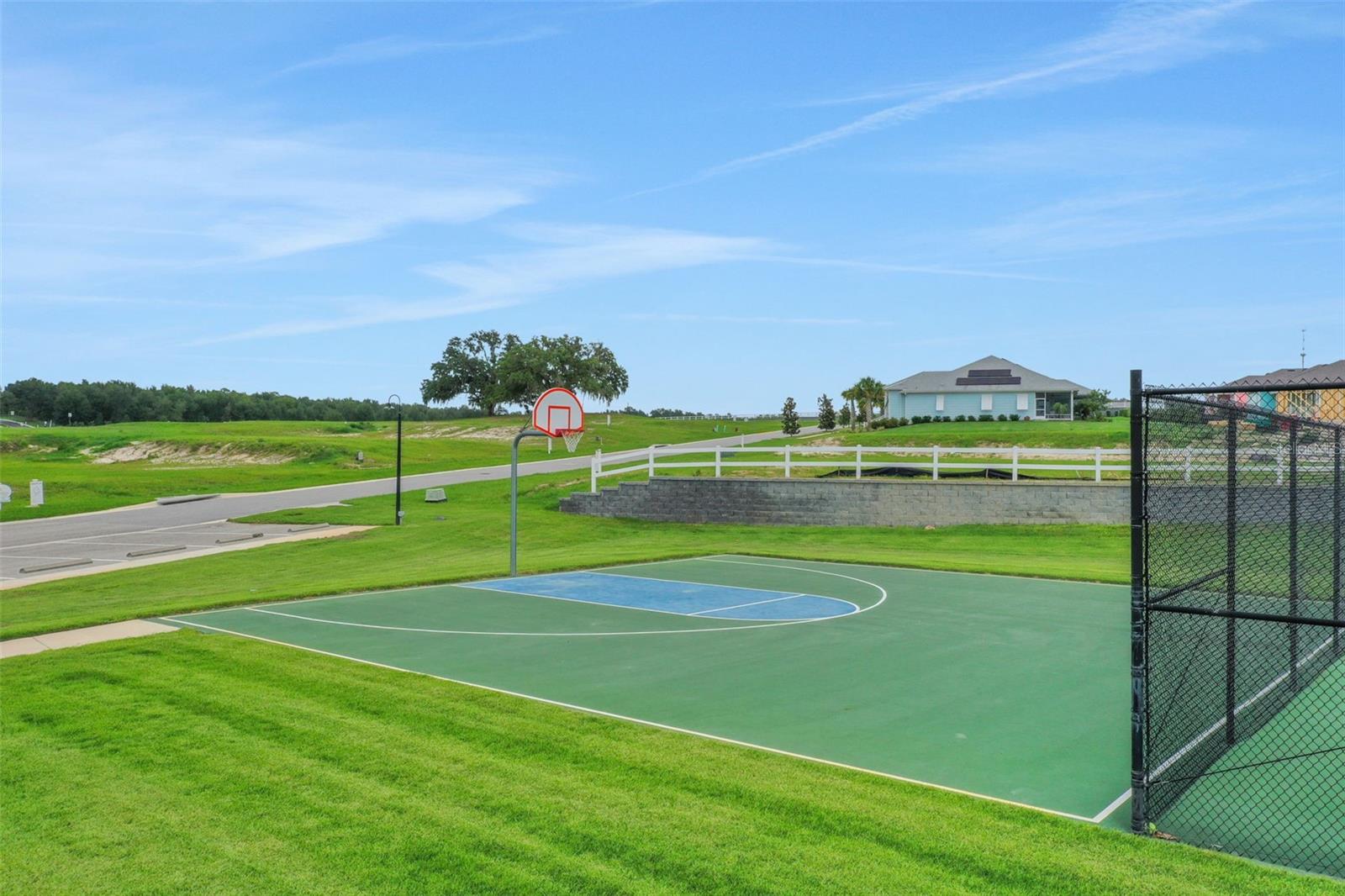 1038 Fiesta Key, Lady Lake, FL 32159