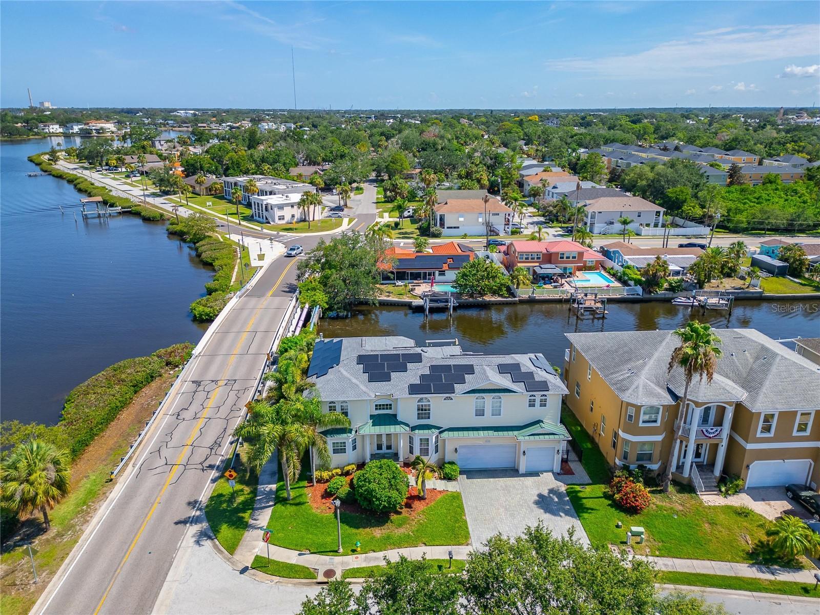 339 Manatee, Tarpon Springs, FL 34689