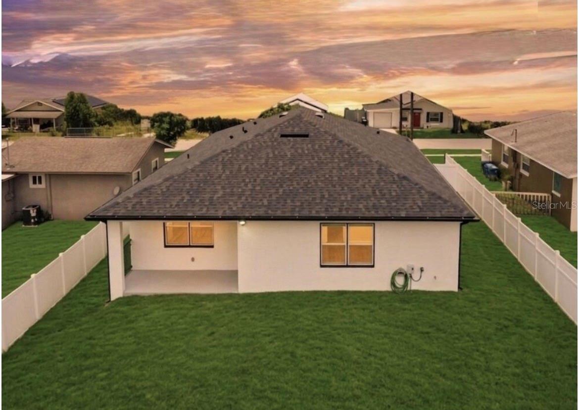 105 North, Davenport, FL 33837