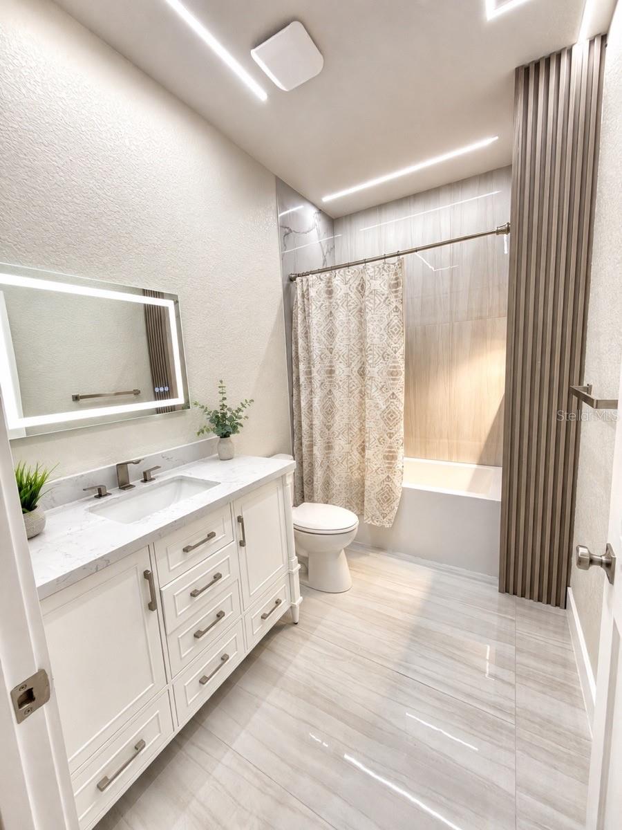 105 North, Davenport, FL 33837