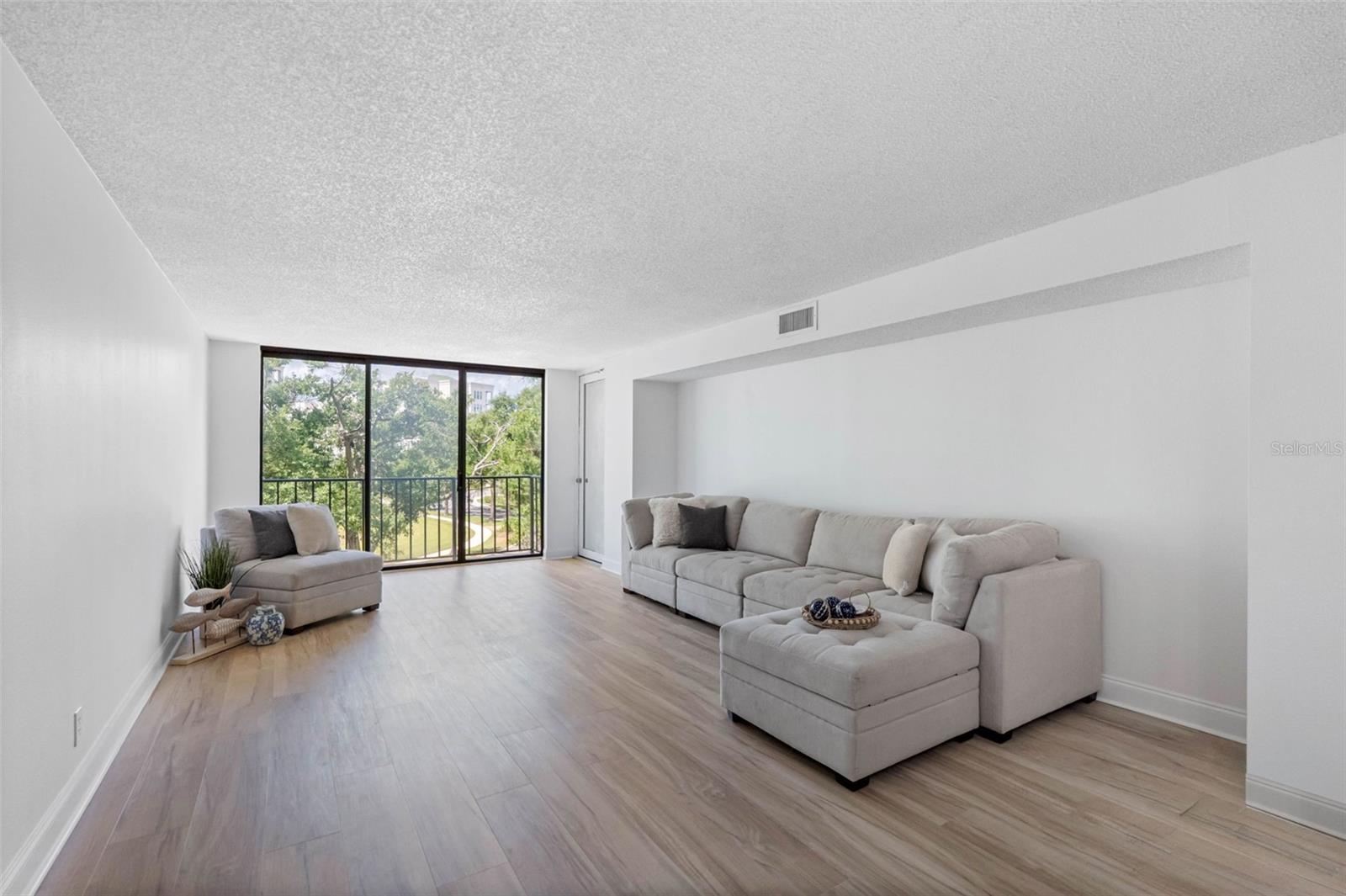 220 Belleview Unit 412, Belleair, FL 33756