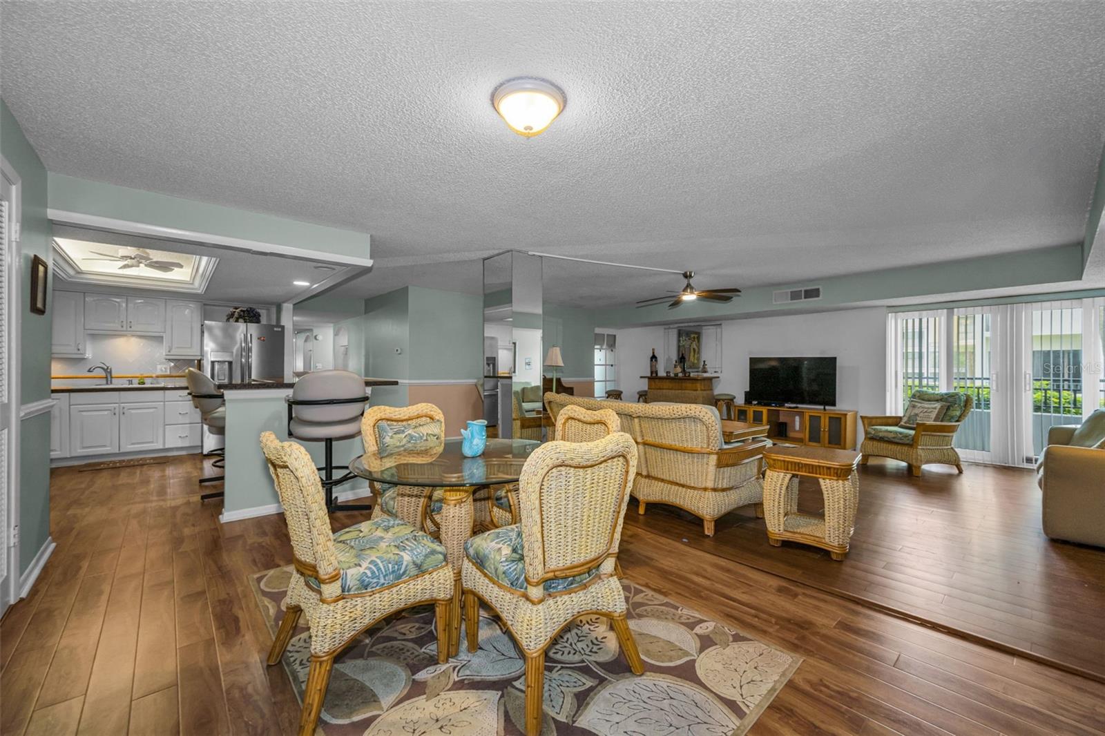 851 Bayway Unit 101, Clearwater Beach, FL 33767