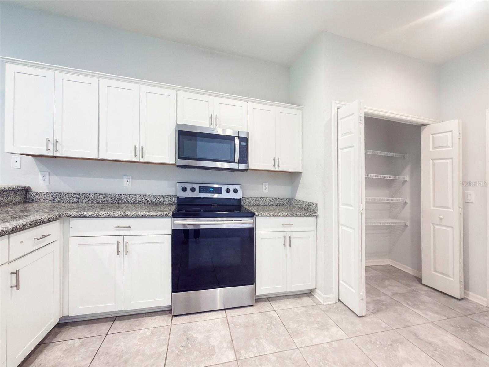 1097 Grantham, Sarasota, FL 34234