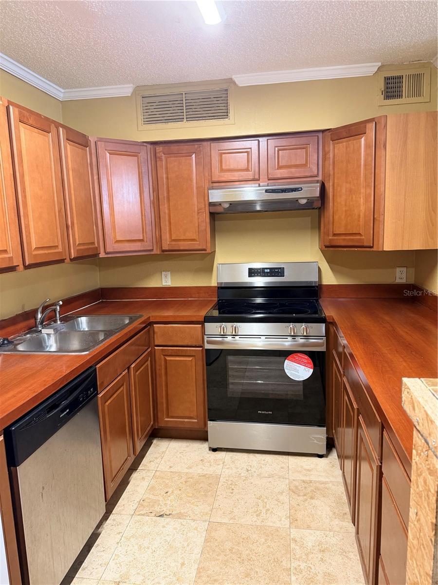 345 Forestway Unit 107, Altamonte Springs, FL 32701
