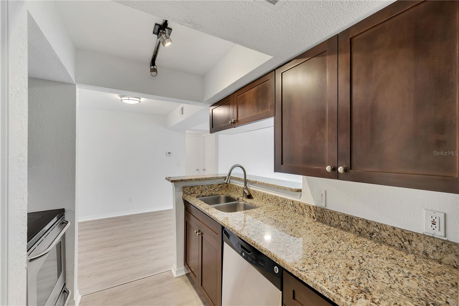 10200 Gandy Unit 1205, St Petersburg, FL 33702