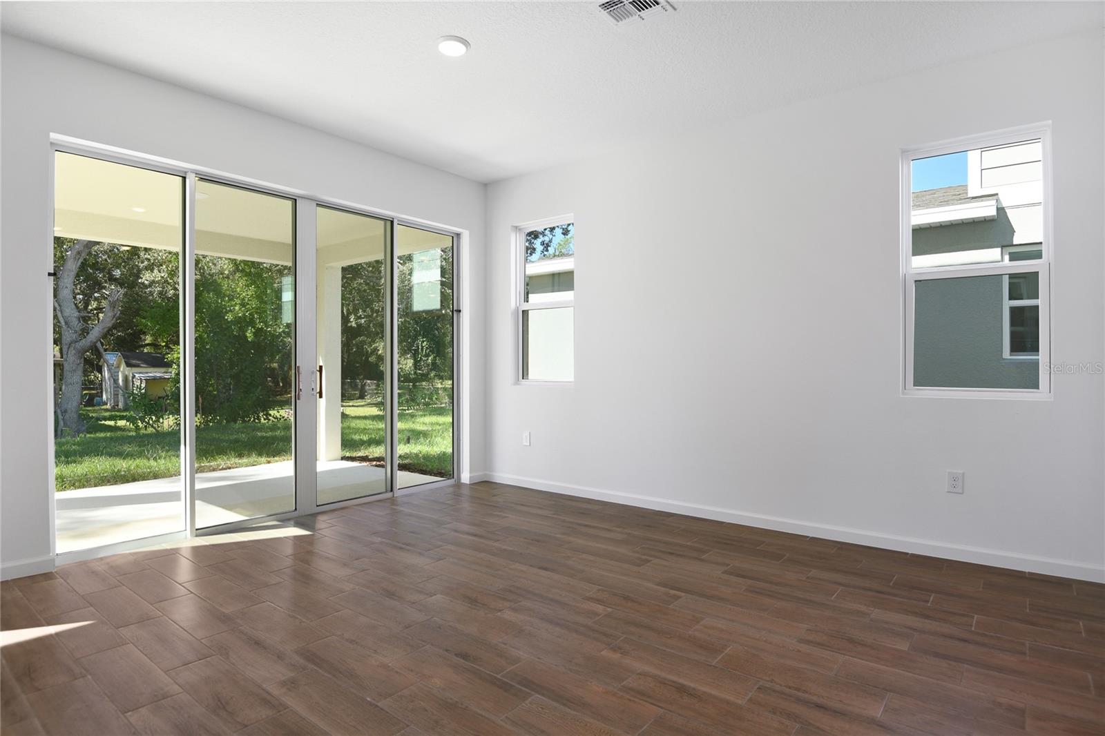 716 Lake Dell, Dundee, FL 33838