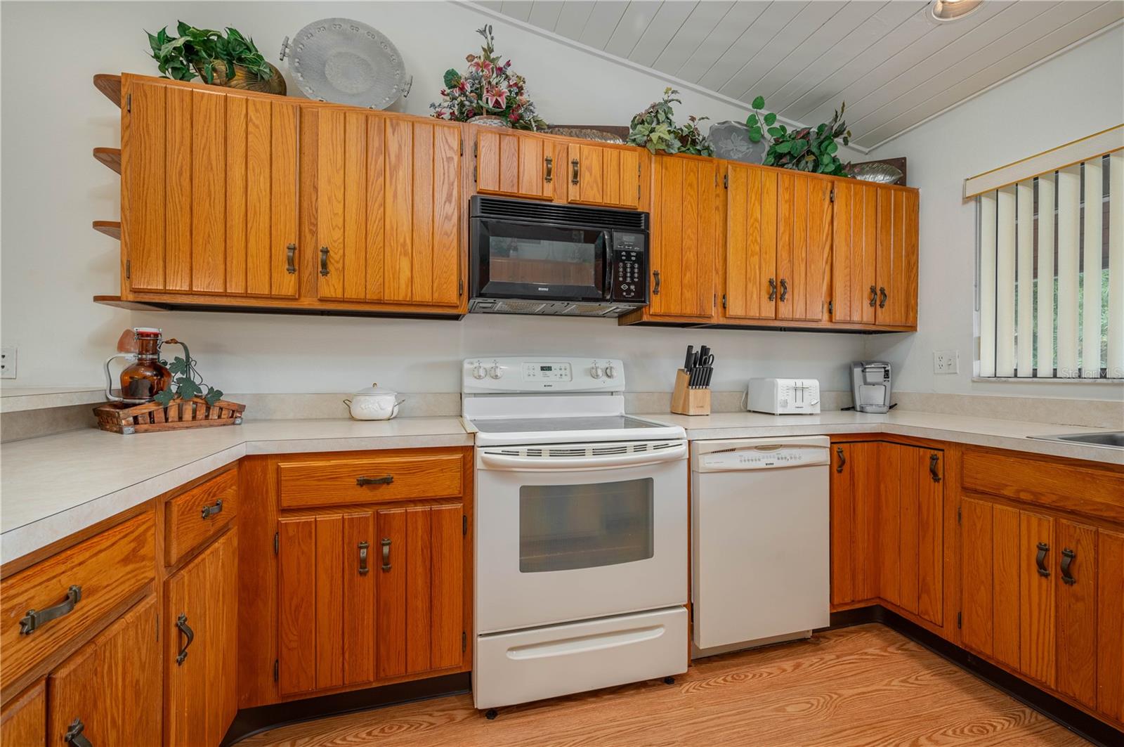 8203 Village Unit H-23, Lake Wales, FL 33898