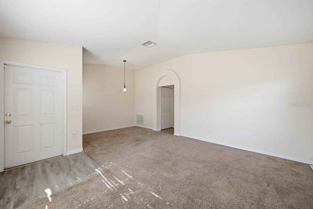 7631 Merchantville, Zephyrhills, FL 33540