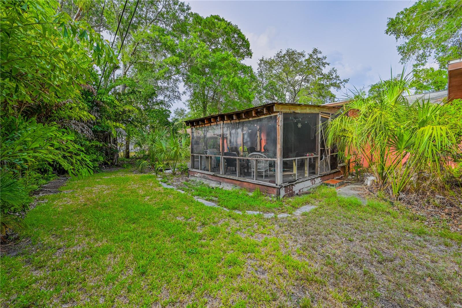 504 Davis, Tampa, FL 33606