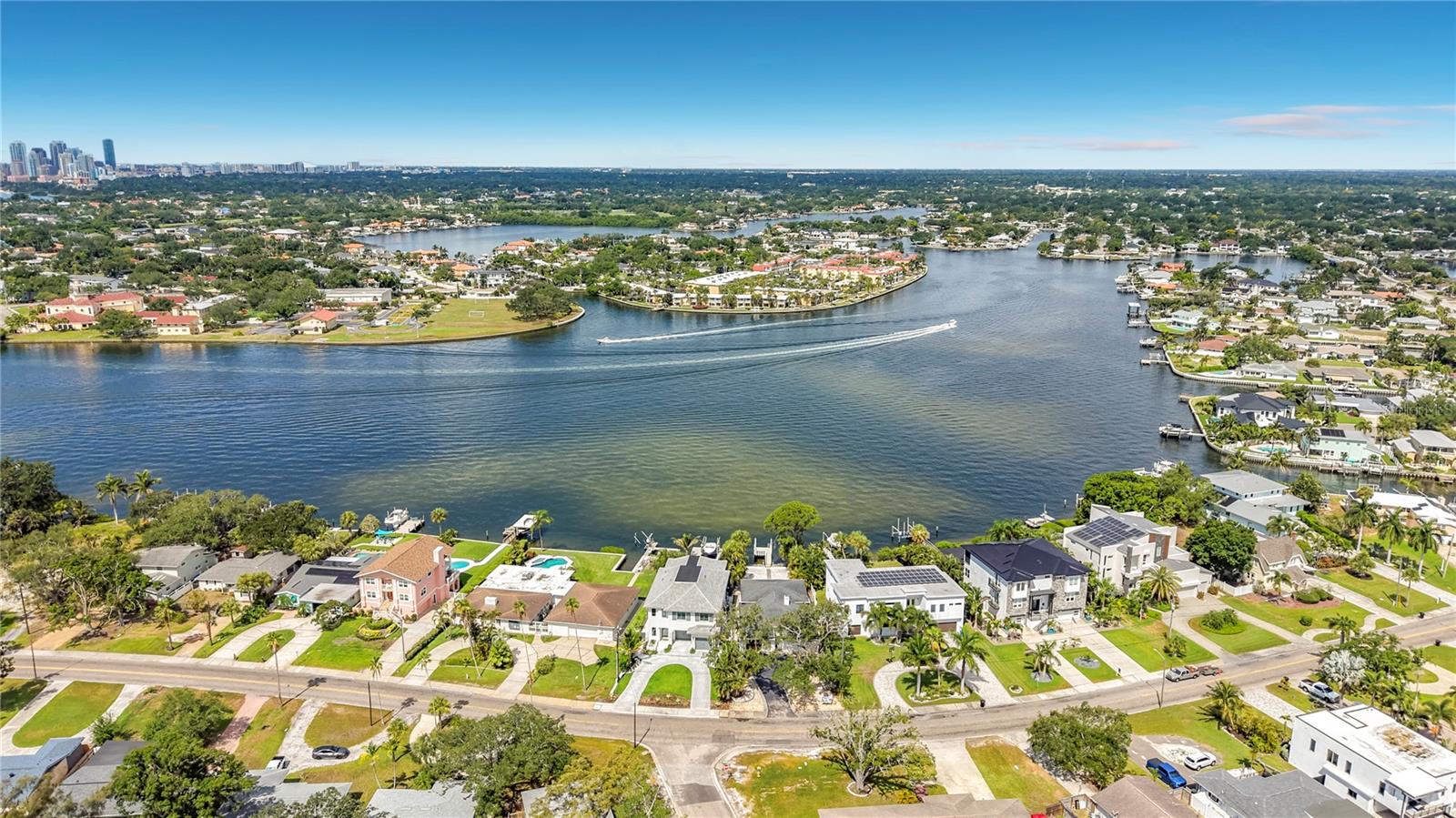 3800 Shore Acres, St Petersburg, FL 33703