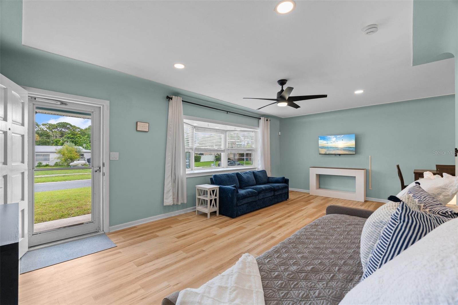 7690 91st, Seminole, FL 33777