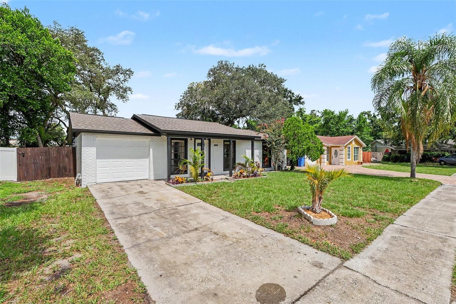 8253 Greenleaf, Tampa, FL 33615
