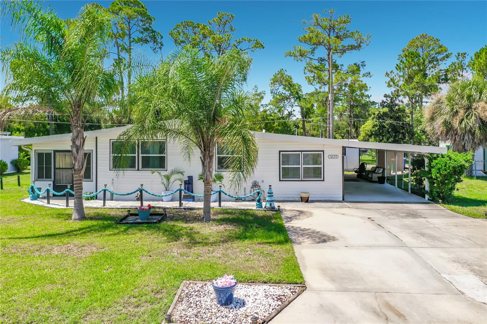 1025 Capella, Tavares, FL 32778