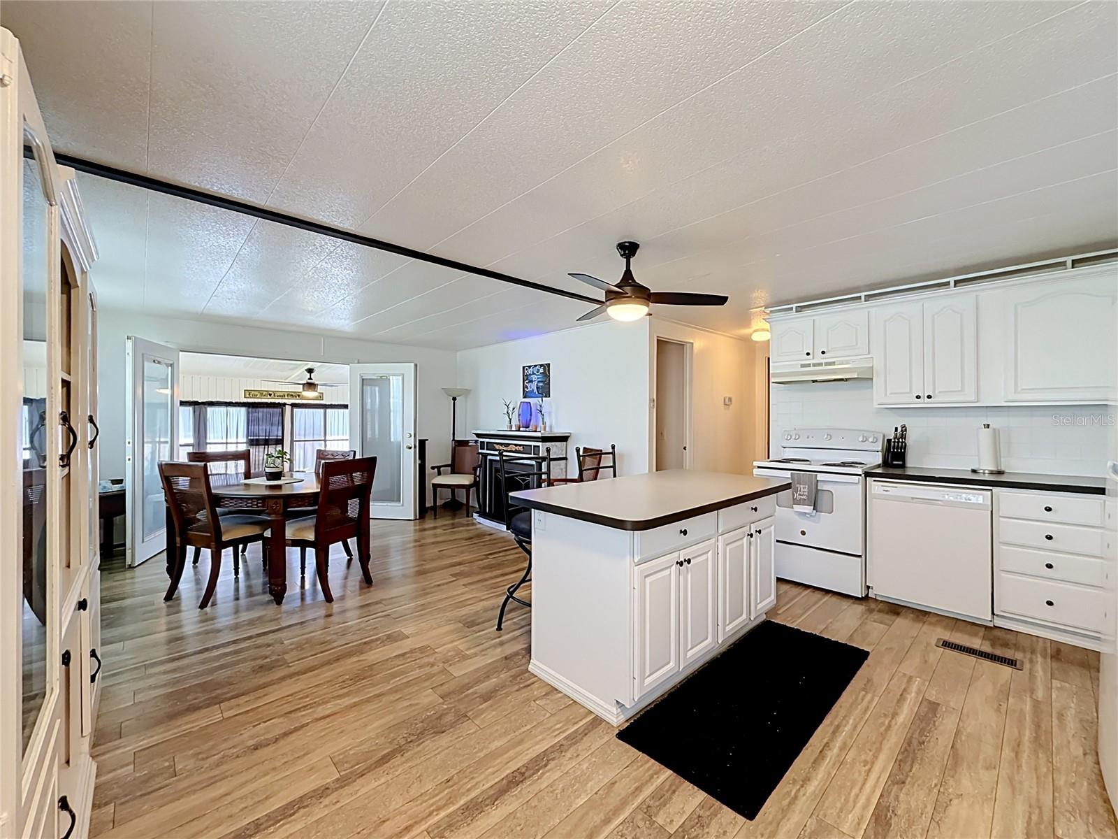 1025 Capella, Tavares, FL 32778