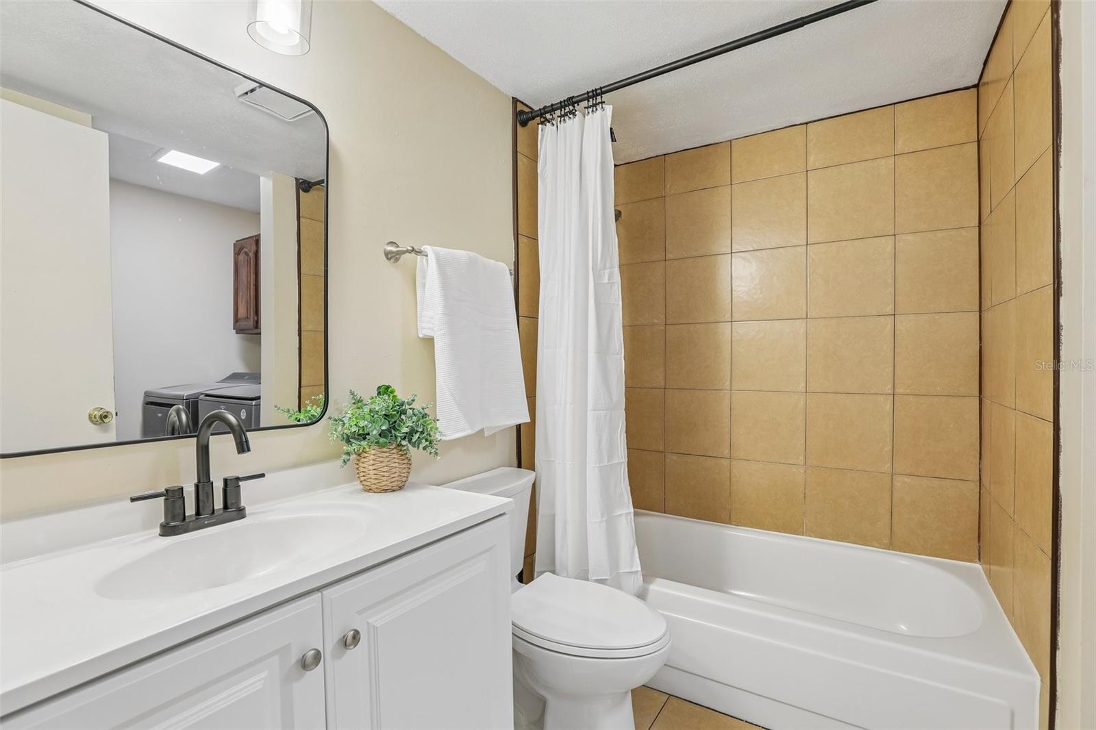 3252 Semoran Unit 22, Orlando, FL 32822