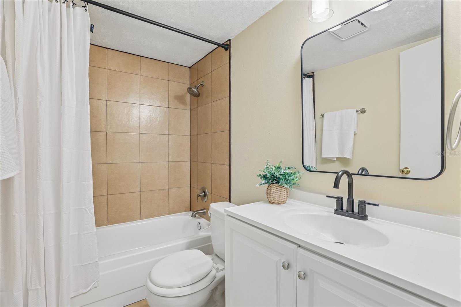 3252 Semoran Unit 22, Orlando, FL 32822