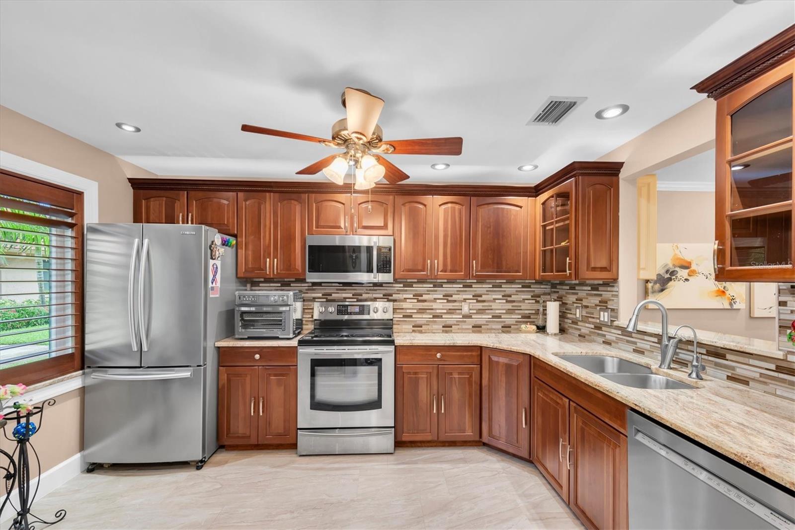 19029 Us Highway 19 Unit 13e, Clearwater, FL 33764