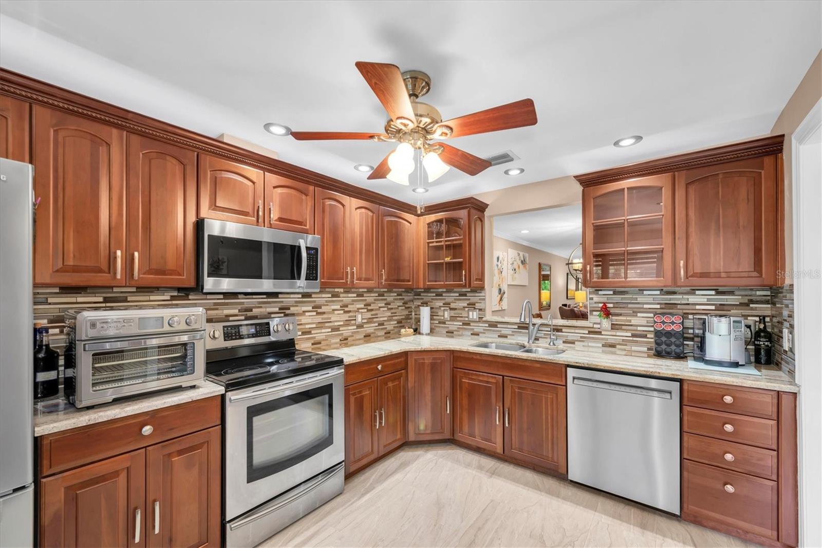 19029 Us Highway 19 Unit 13e, Clearwater, FL 33764