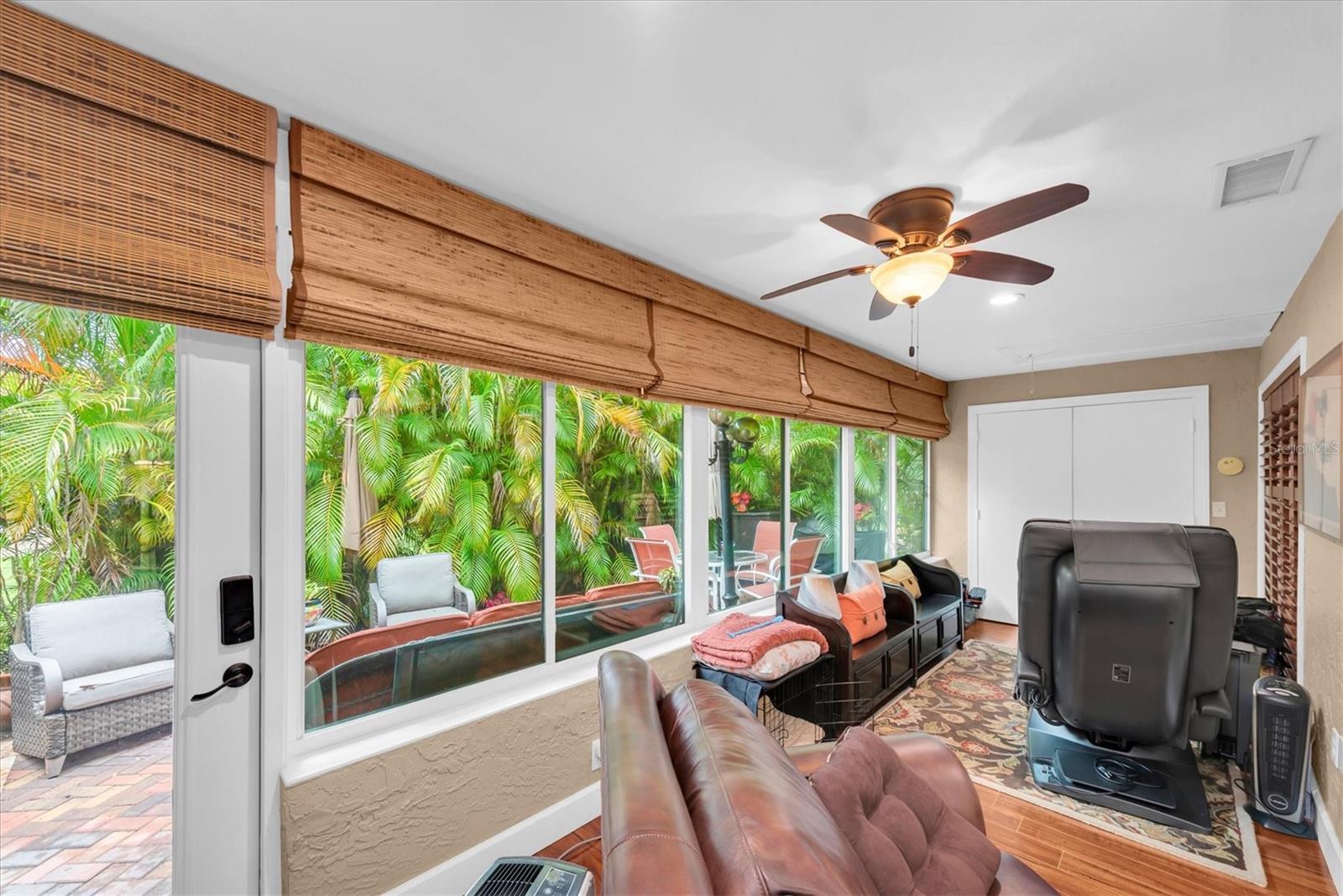 19029 Us Highway 19 Unit 13e, Clearwater, FL 33764