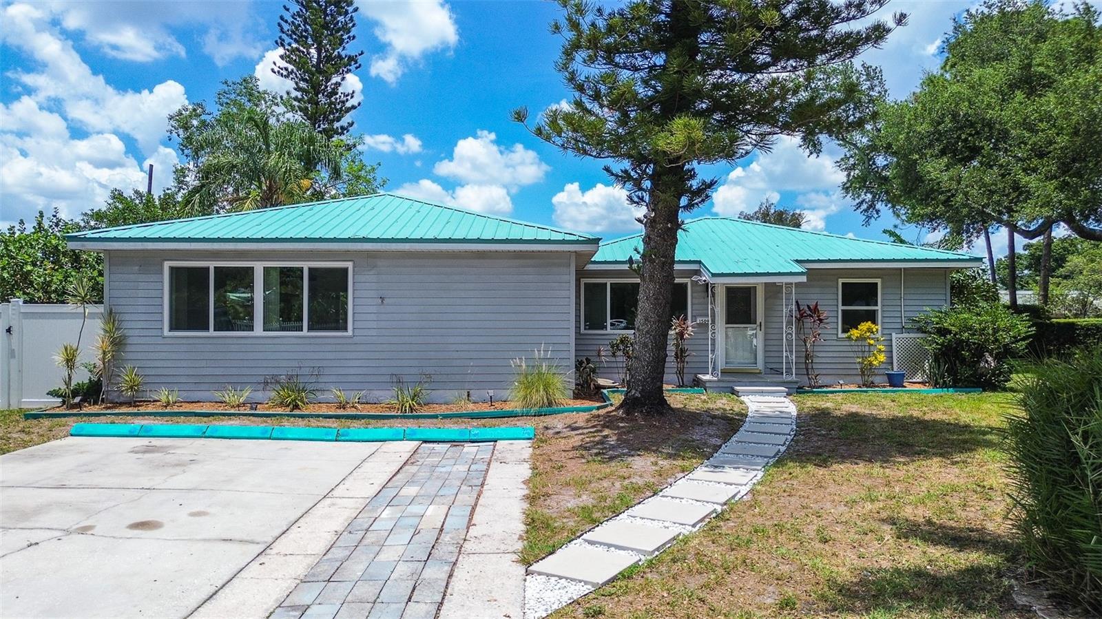 1509 Canterbury, St Petersburg, FL 33710
