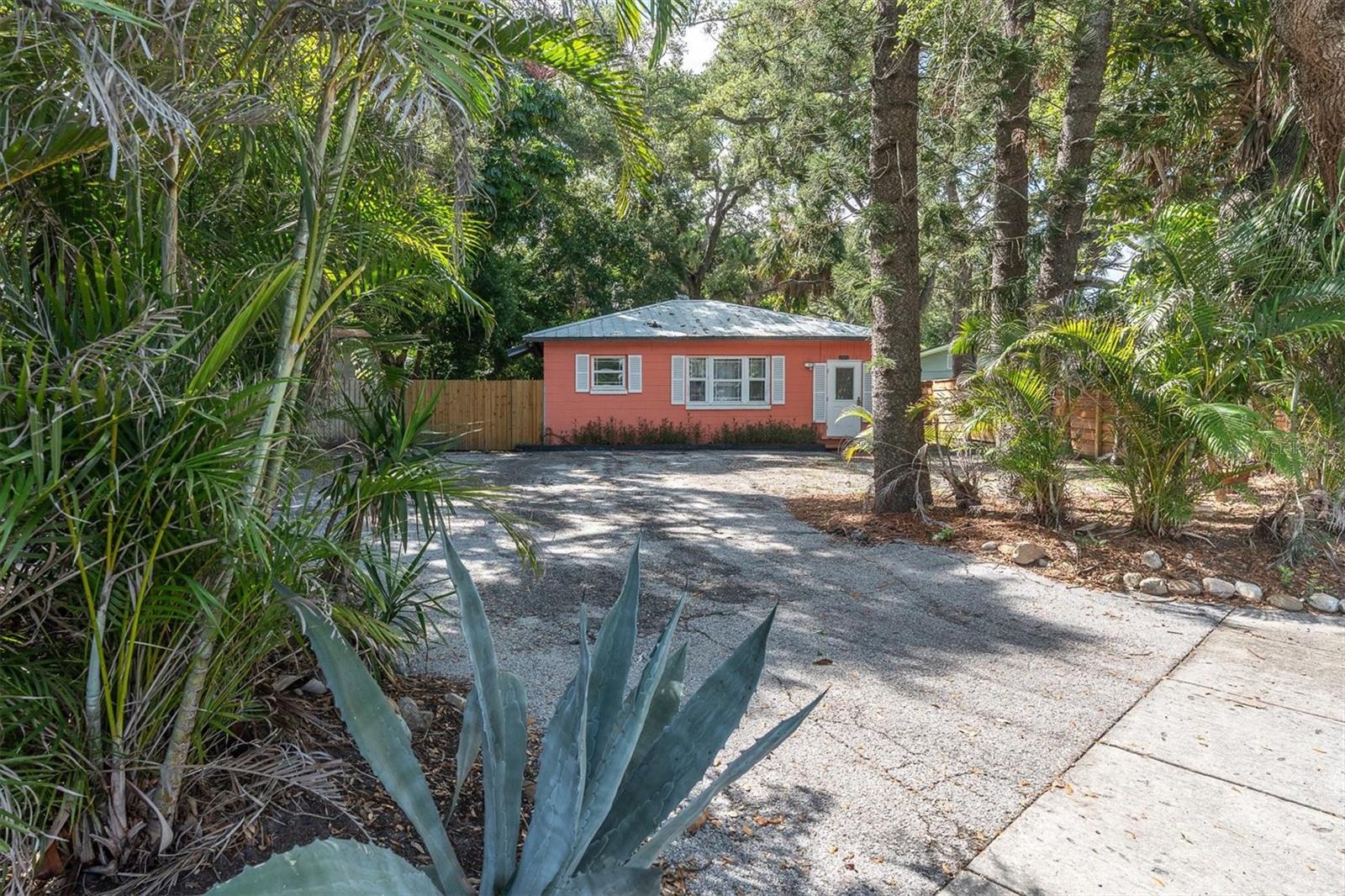 2925 Park, St Petersburg, FL 33710