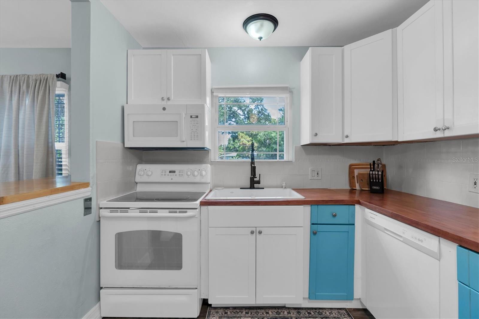 2925 Park, St Petersburg, FL 33710