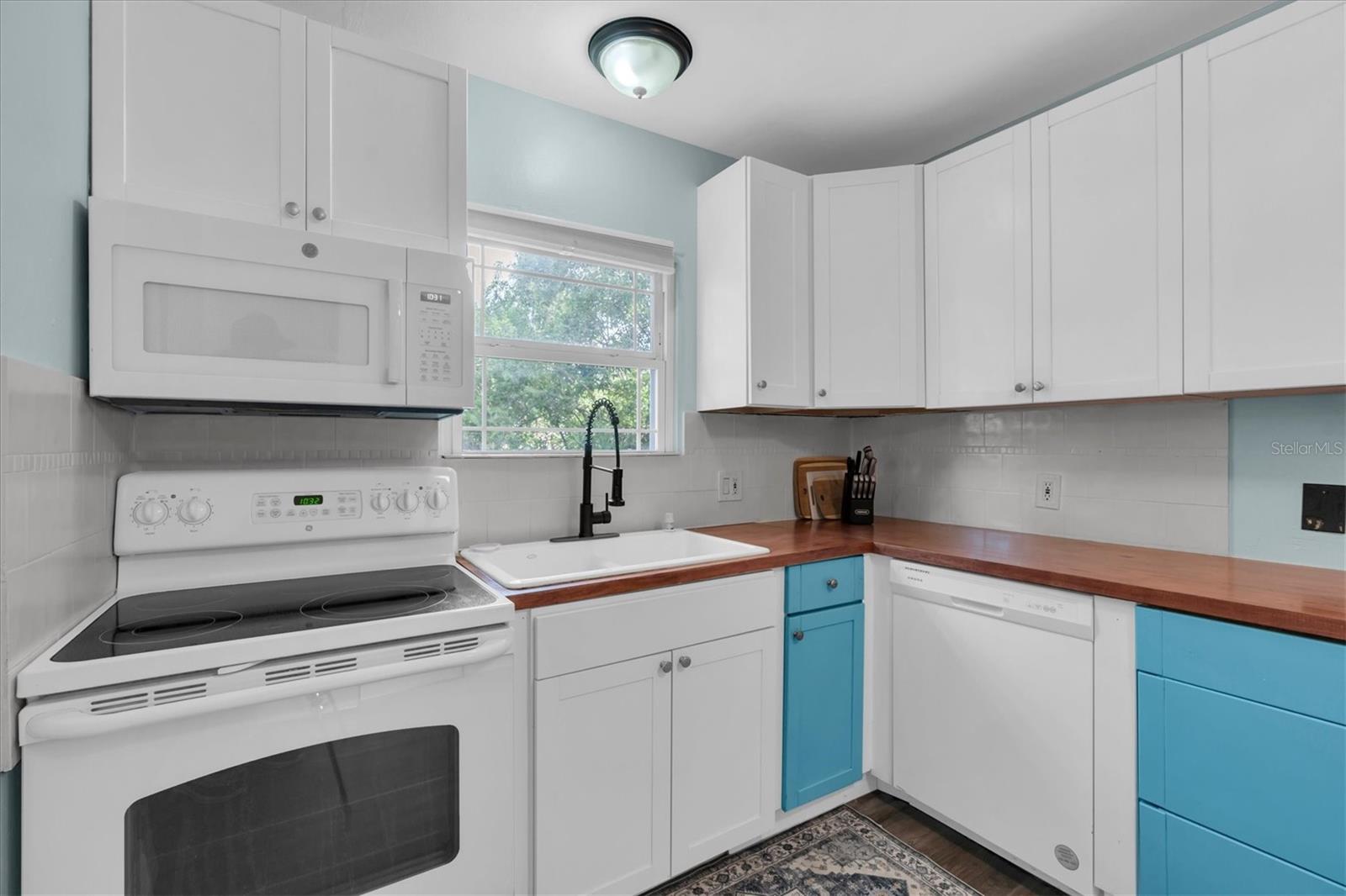 2925 Park, St Petersburg, FL 33710
