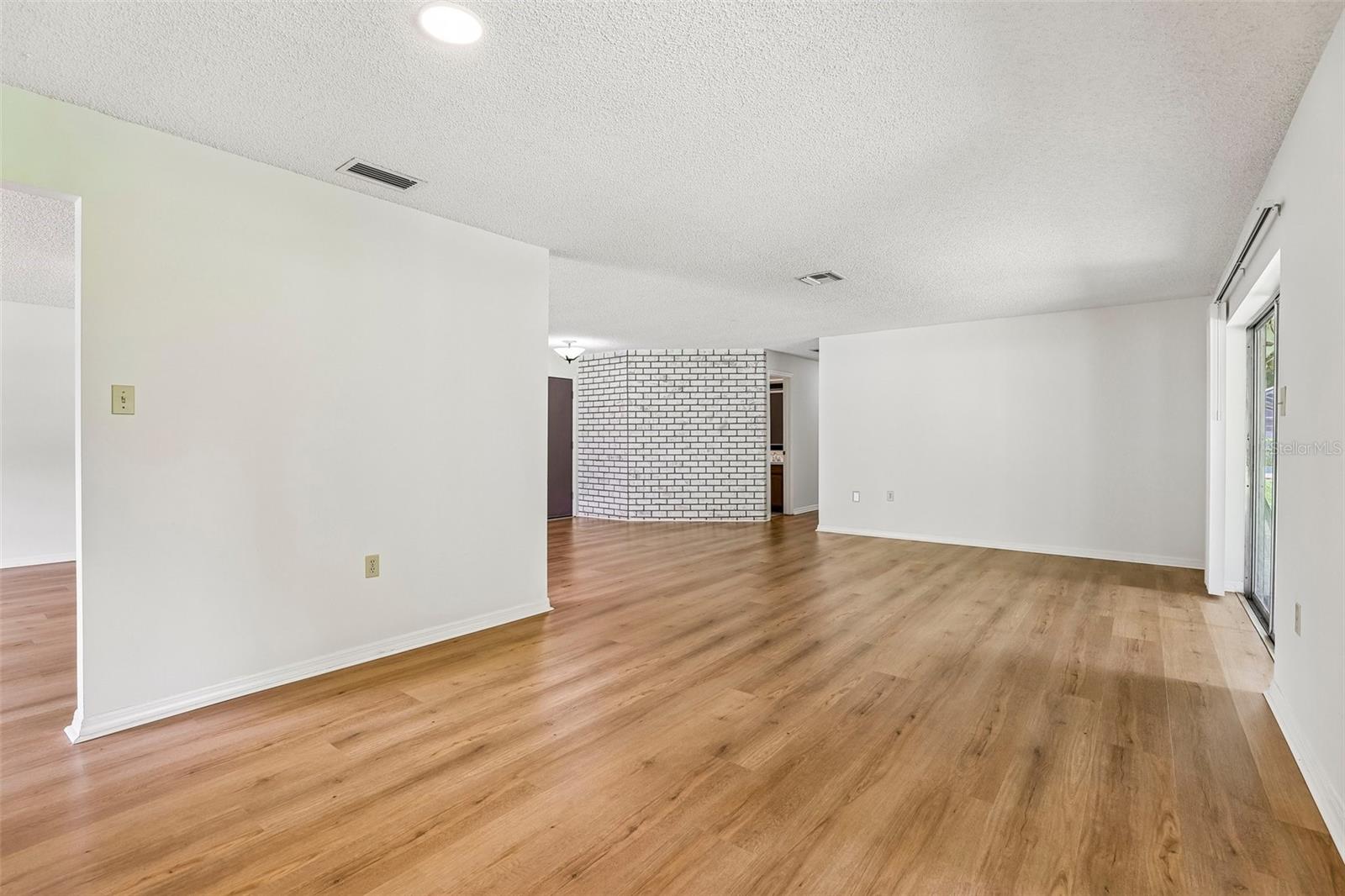 28 Linda, Kissimmee, FL 34744