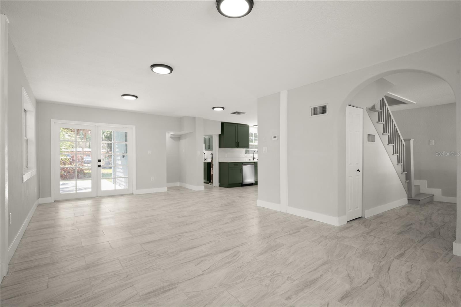 309 Bath, Tarpon Springs, FL 34689