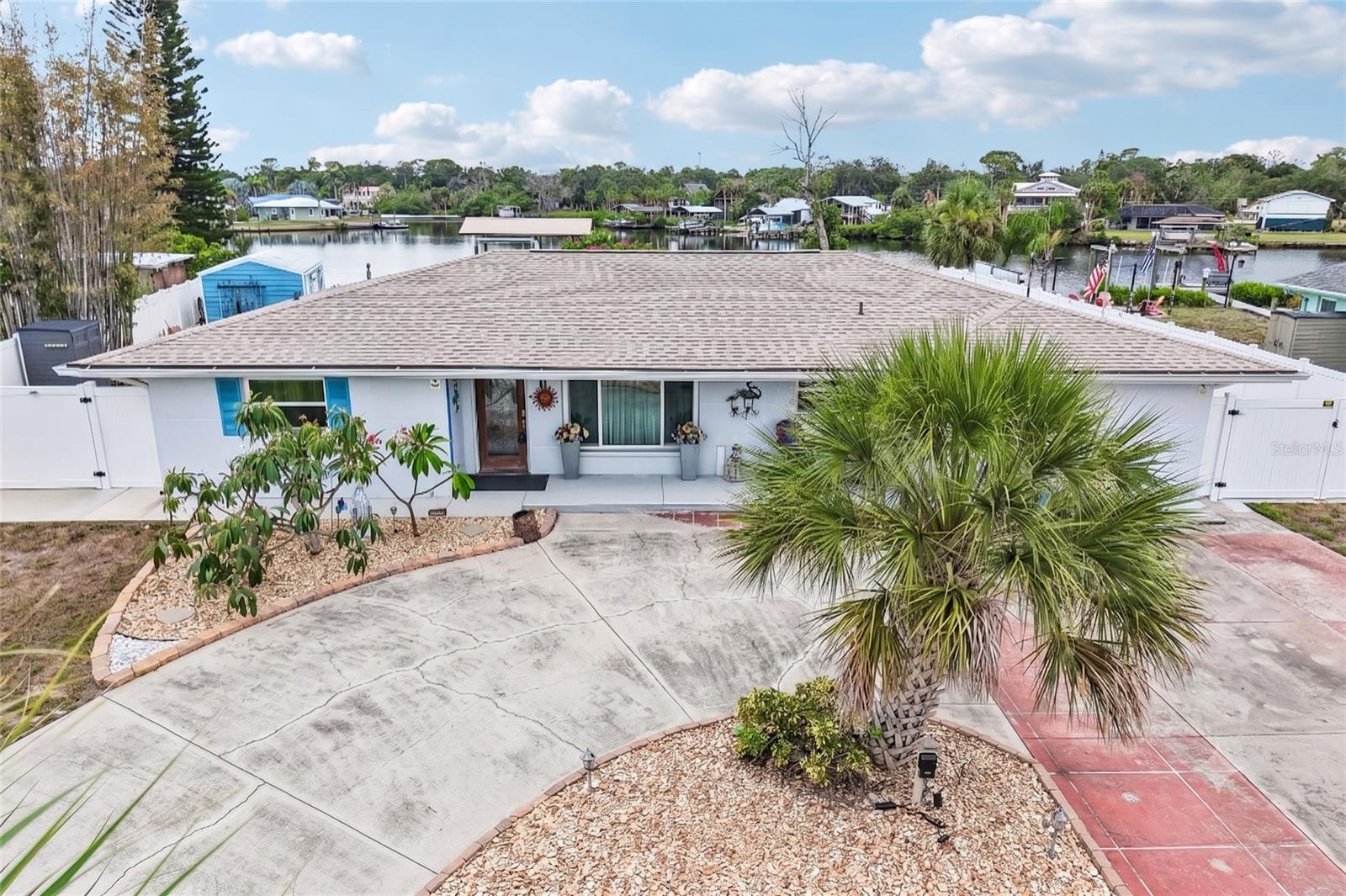 806 Blue Heron, Ruskin, FL 33570