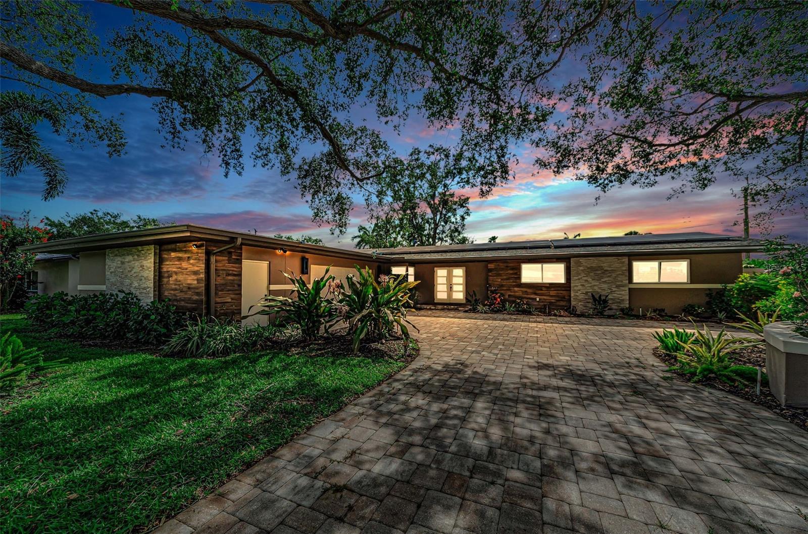 861 Rafael, St Petersburg, FL 33704