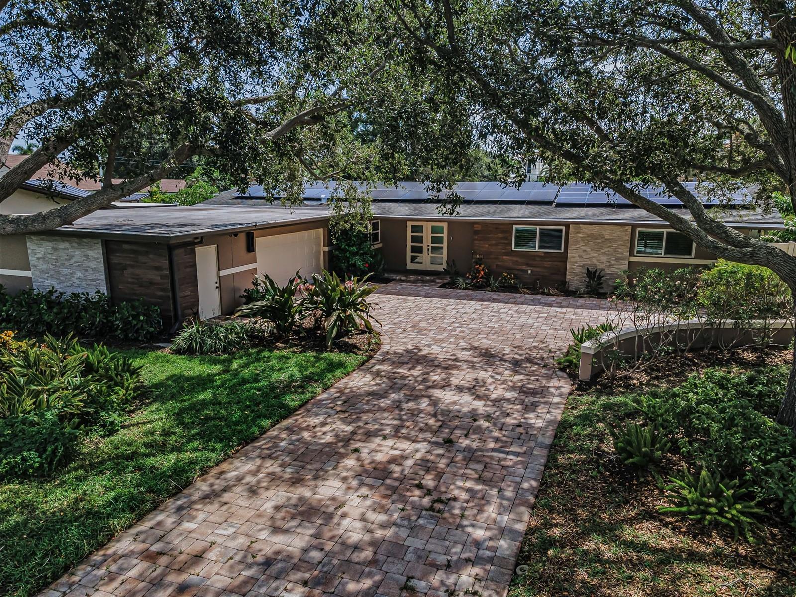 861 Rafael, St Petersburg, FL 33704