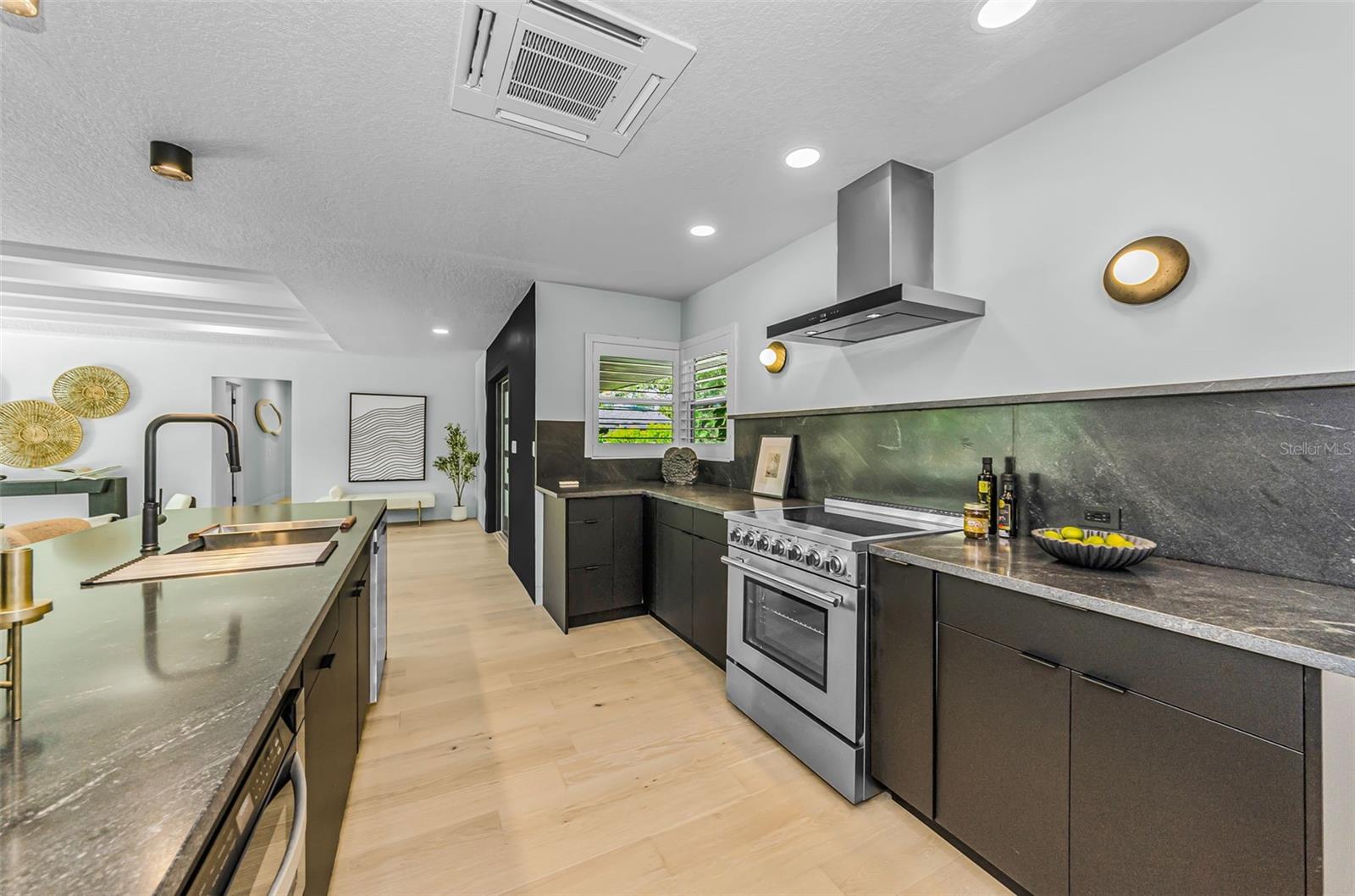 861 Rafael, St Petersburg, FL 33704