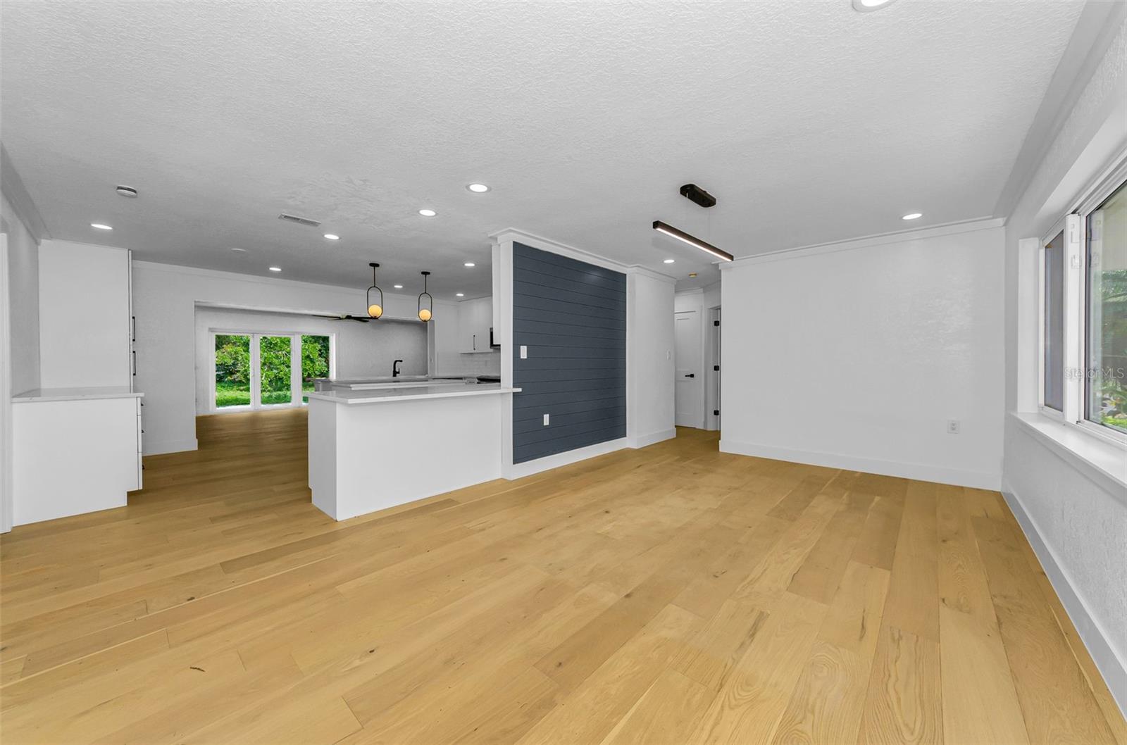 850 Rafael, St Petersburg, FL 33704